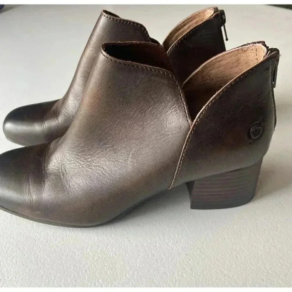 Born Shoes Womens Antonia Back Zip Ankle Bootie 6-1/2 Brown Leather Heels Boots - Picture 1 of 12